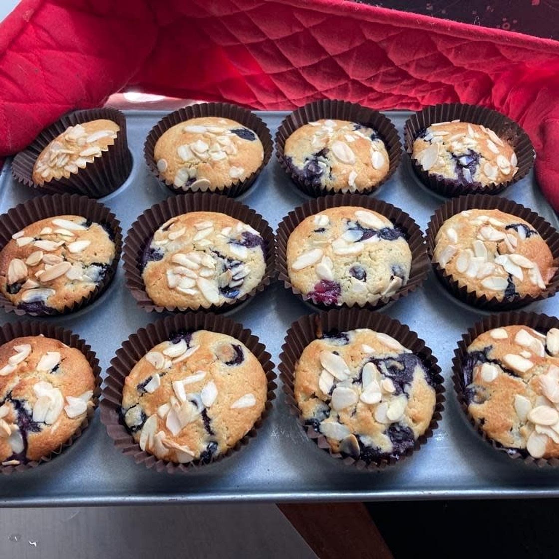blueberry, almond & yoghurt muffins 🫐