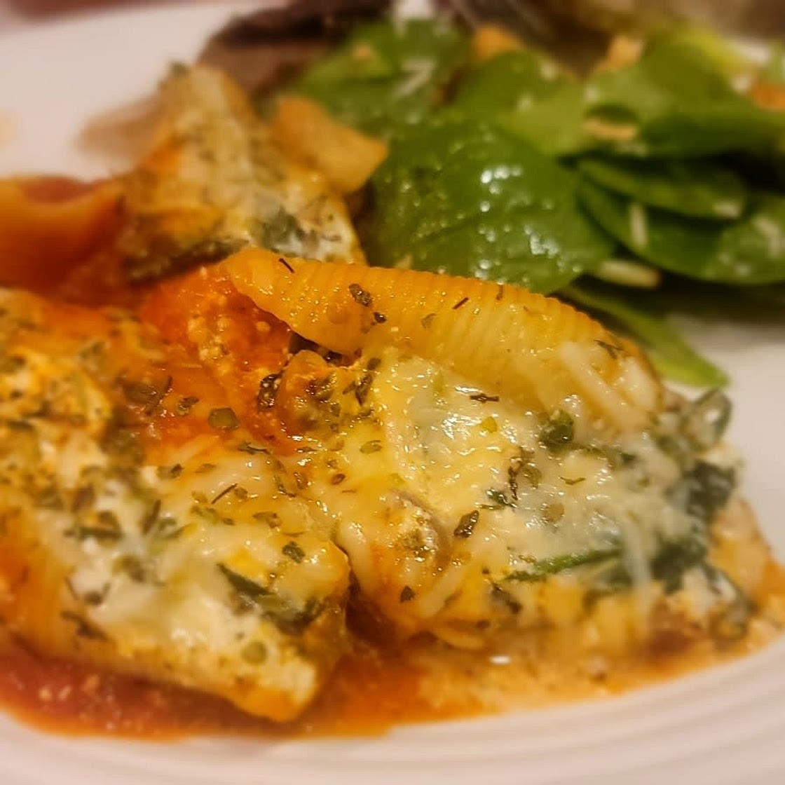 Easy Vegetarian Skillet Stuffed Shells