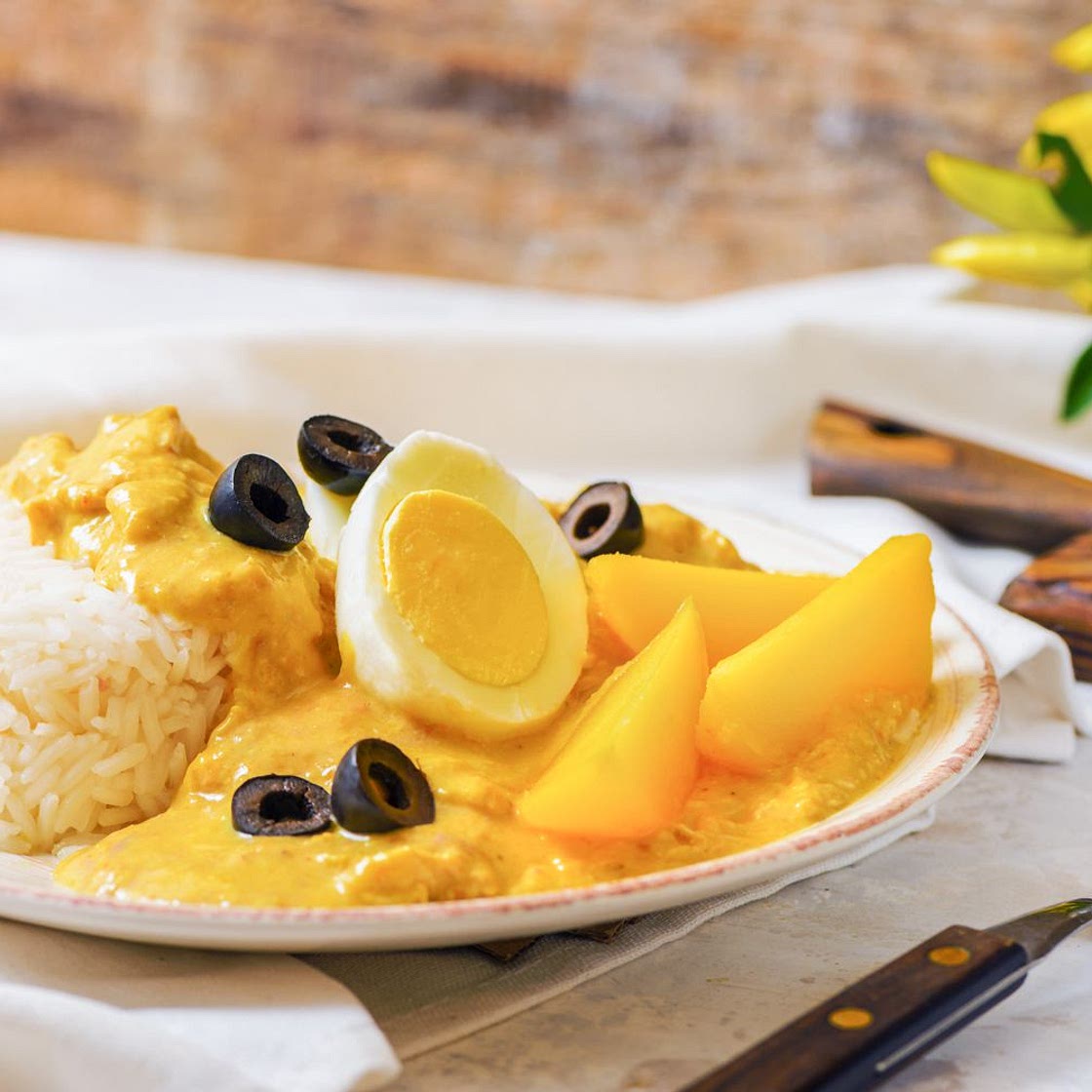 Ají de Gallina: Peruvian Spicy Chicken Stew