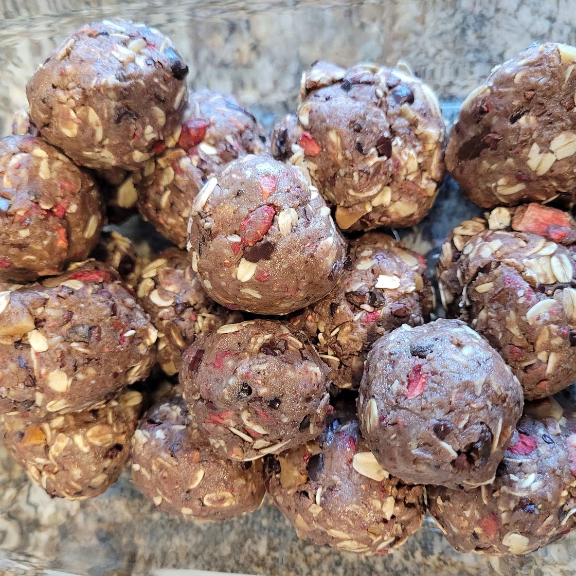 Chocolate strawberry protein balls