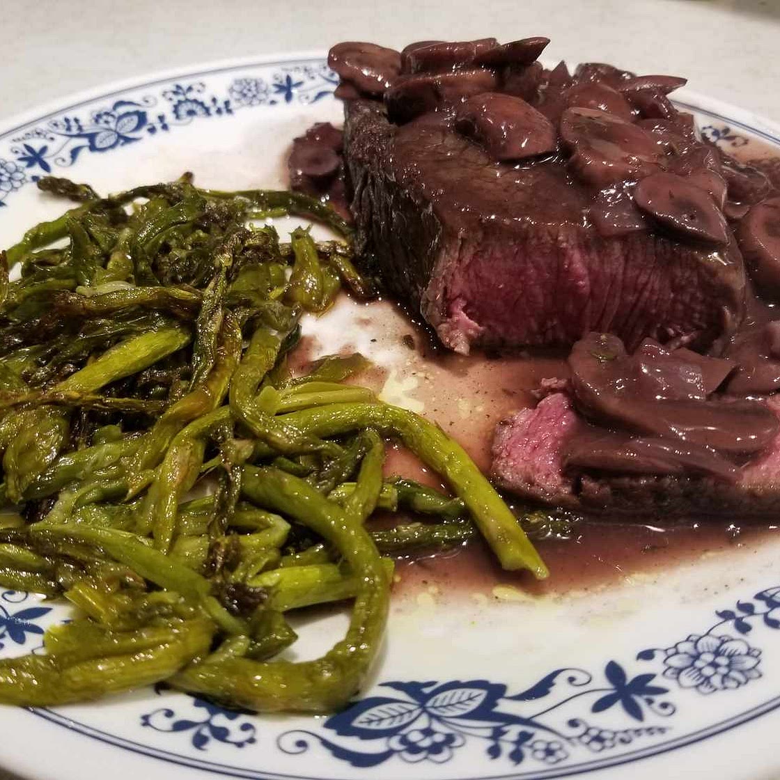 Filet Mignon with Mushroom-Cabernet Gravy