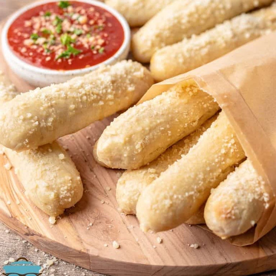 Copycat Little Caesar's Crazy Bread