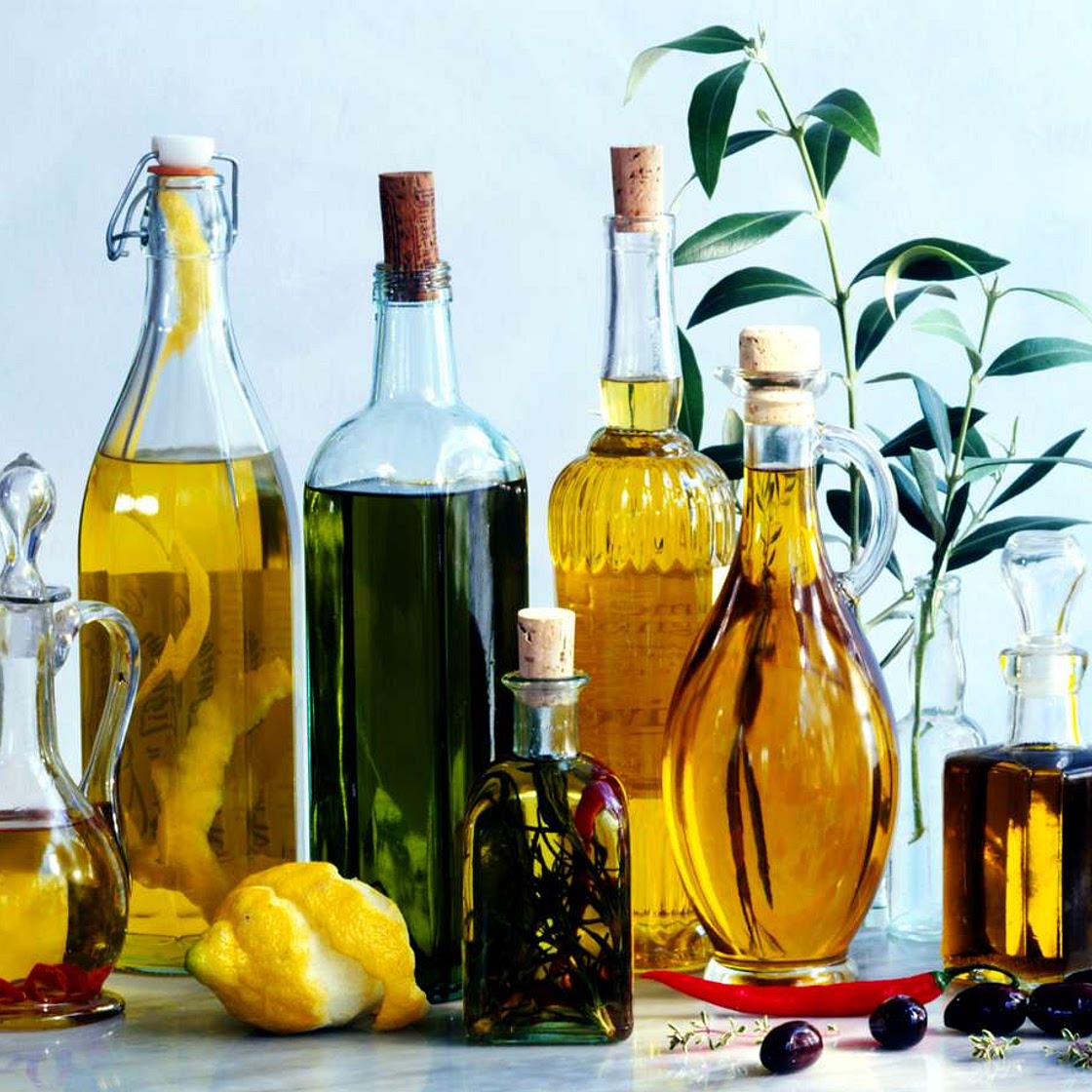 How to Make Flavored Herbal Oils for Cooking
