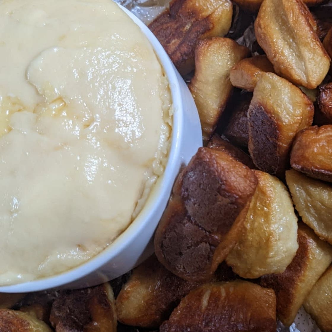 Soft Pretzel bites with cheese