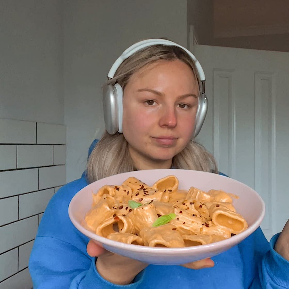 Vegan Creamy Capsicum Pasta