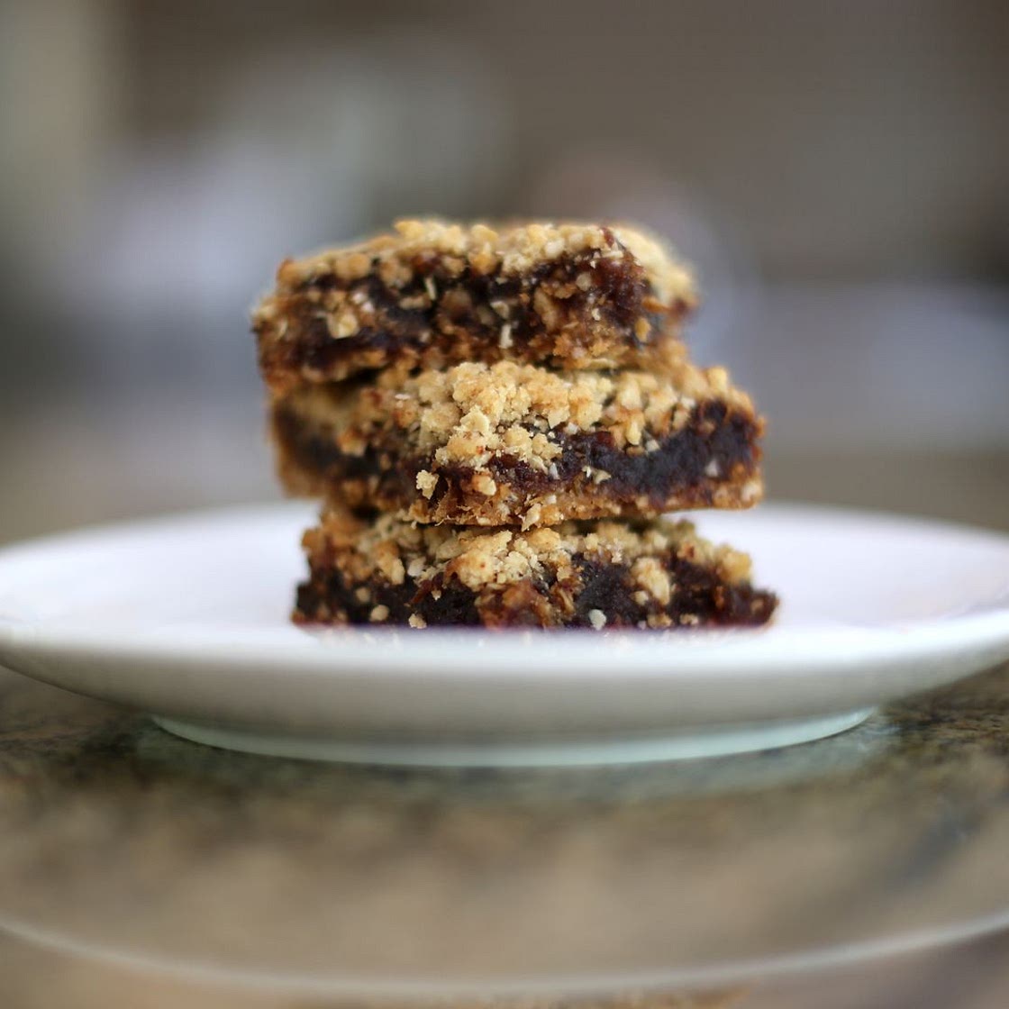 Date Squares With Oat Crust