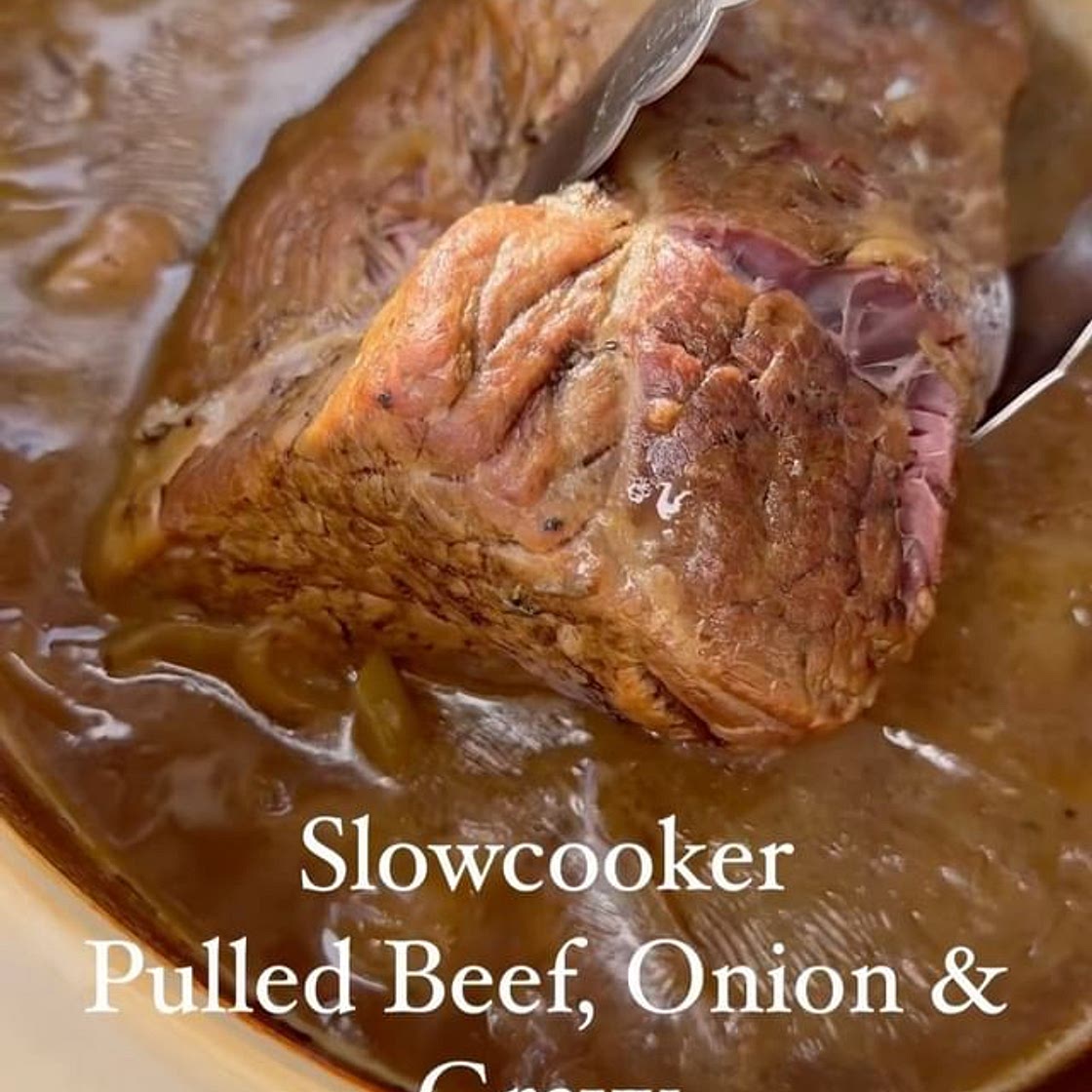 Slowcooker Pulled Beef, Onions & Gravy