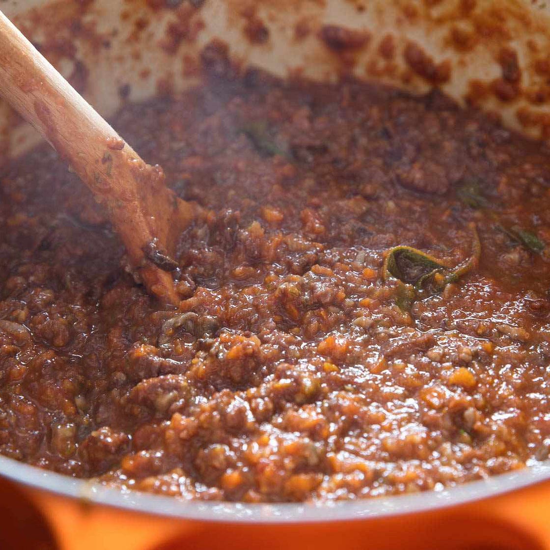 Vegan Seitan and Mushroom Ragù Bolognese Recipe