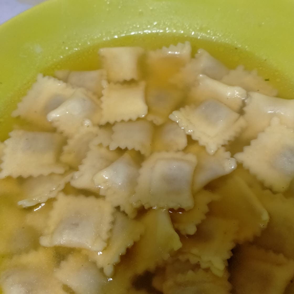 Ravioli in brodo