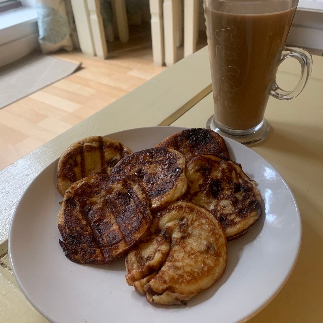Choc chip oat pancakes 