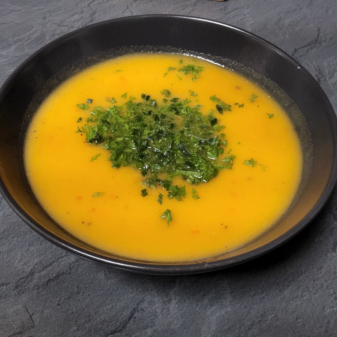 Paprikasuppe mit Kräuter (Detox)