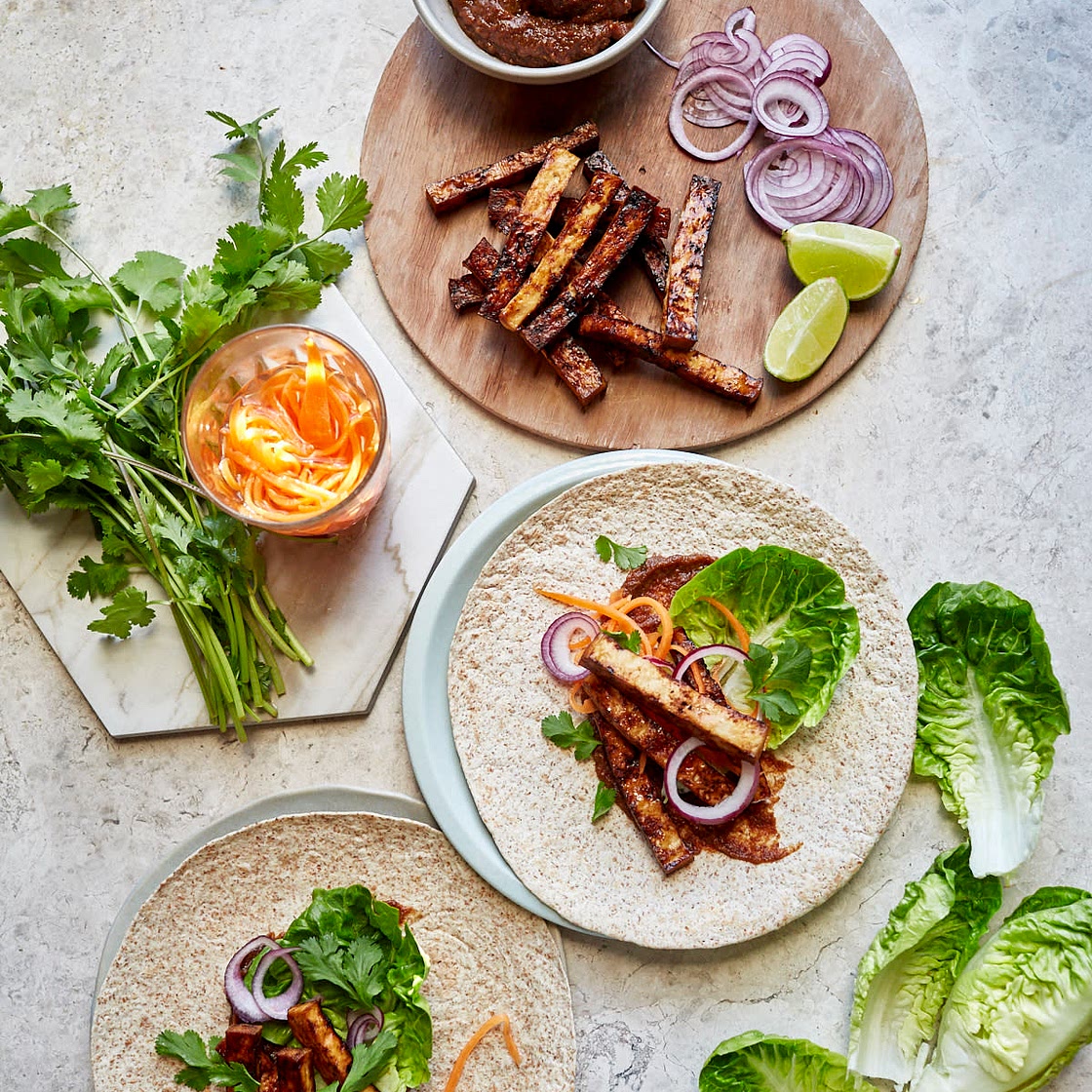 Crispy Tofu & Hoisin Sauce Wraps