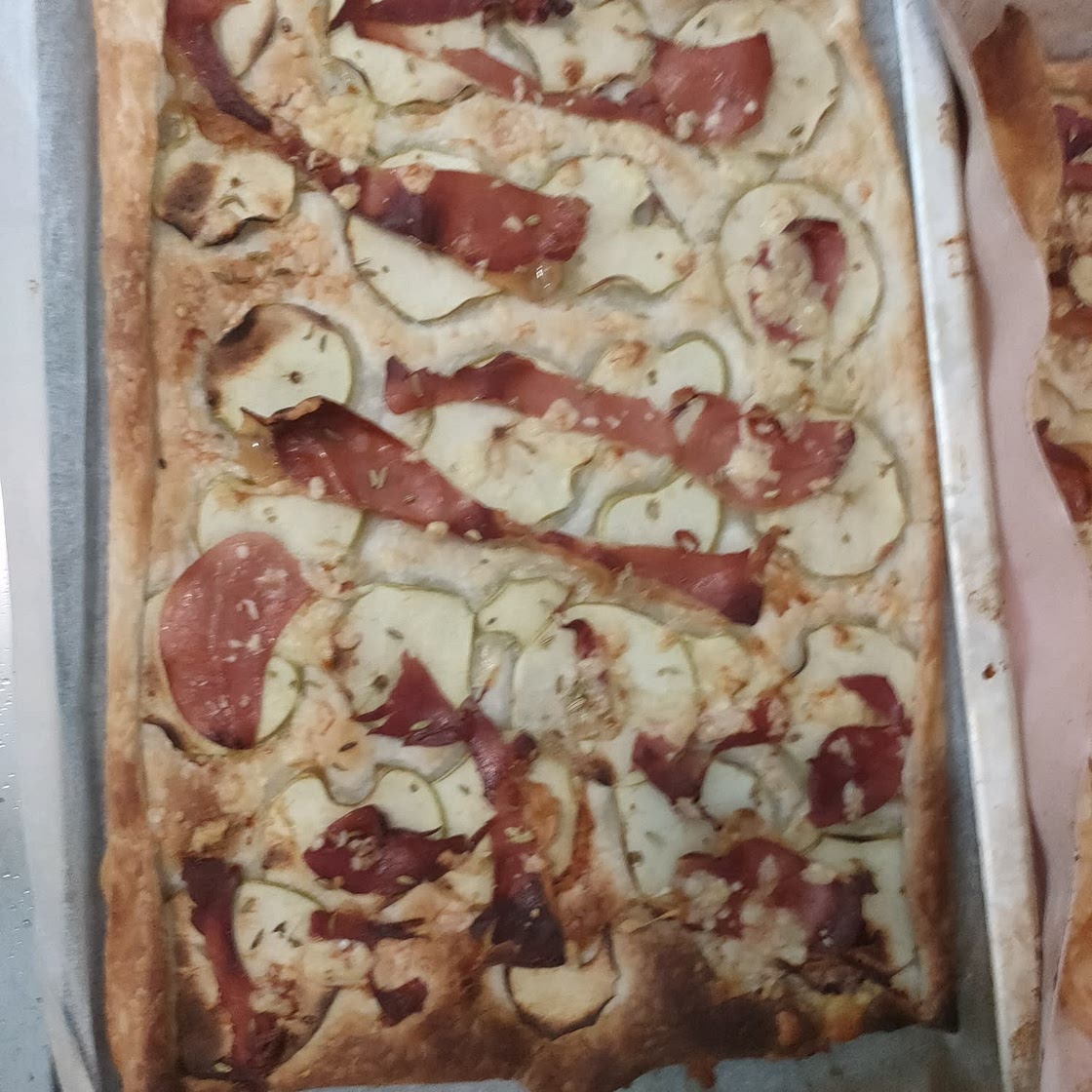 Puff Pastry Tart with Apples, Prosciutto & Parmesan