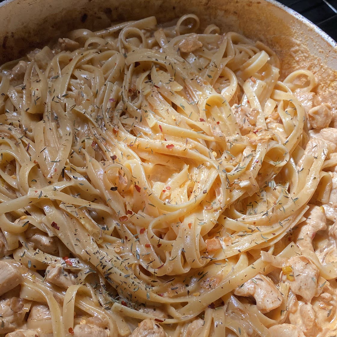 White sauce chicken pasta 🍝