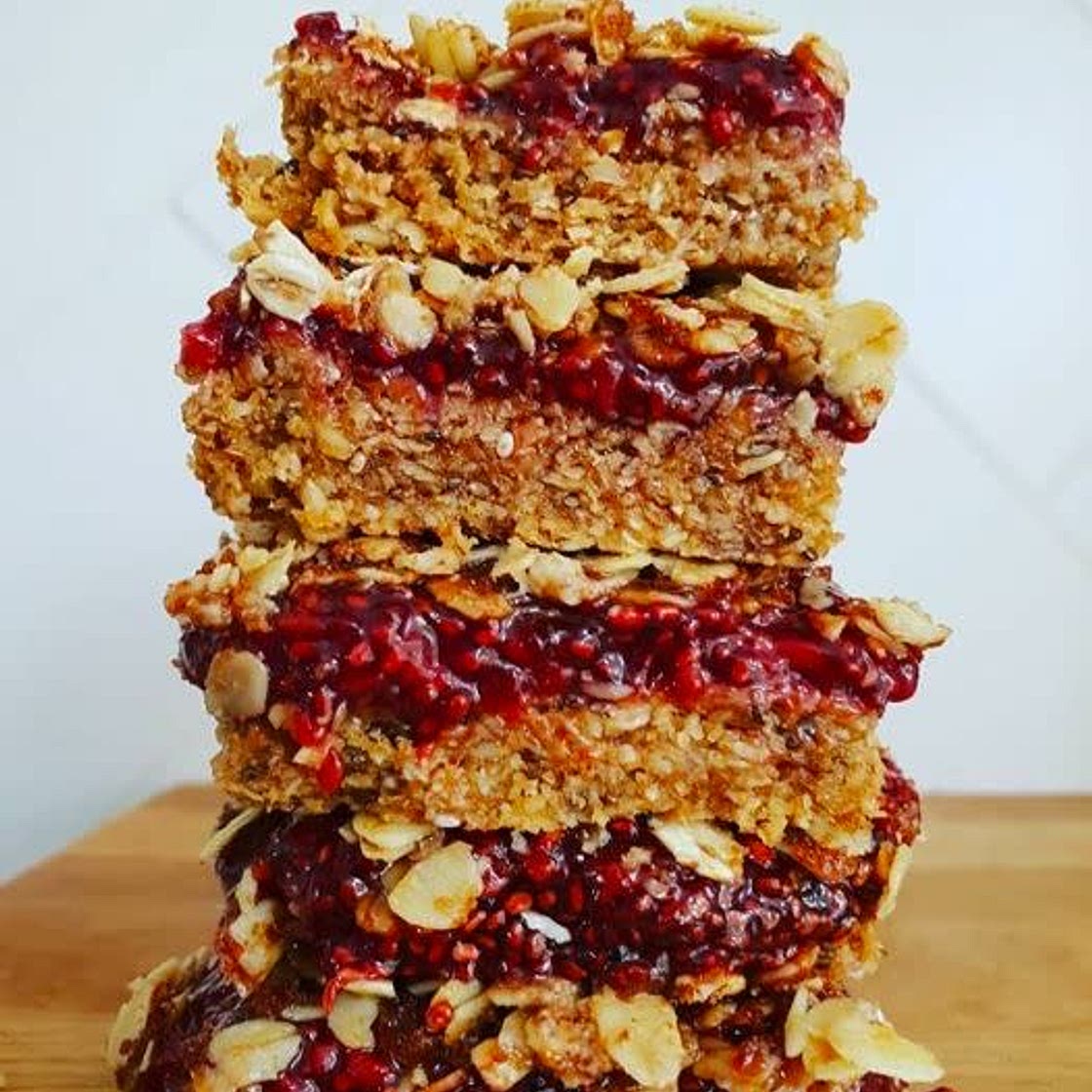 Raspberry oat bars