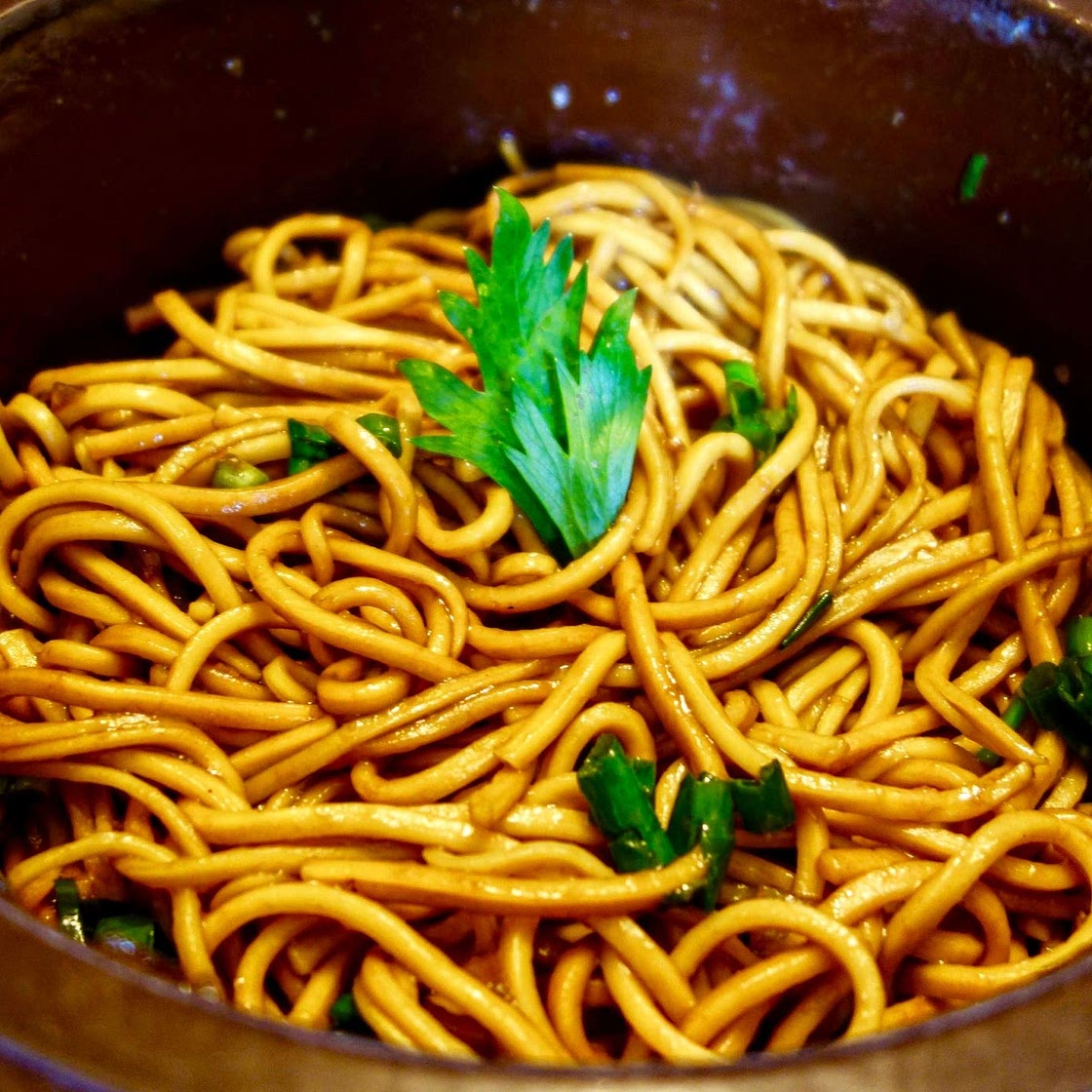 Sticky garlic noodles 