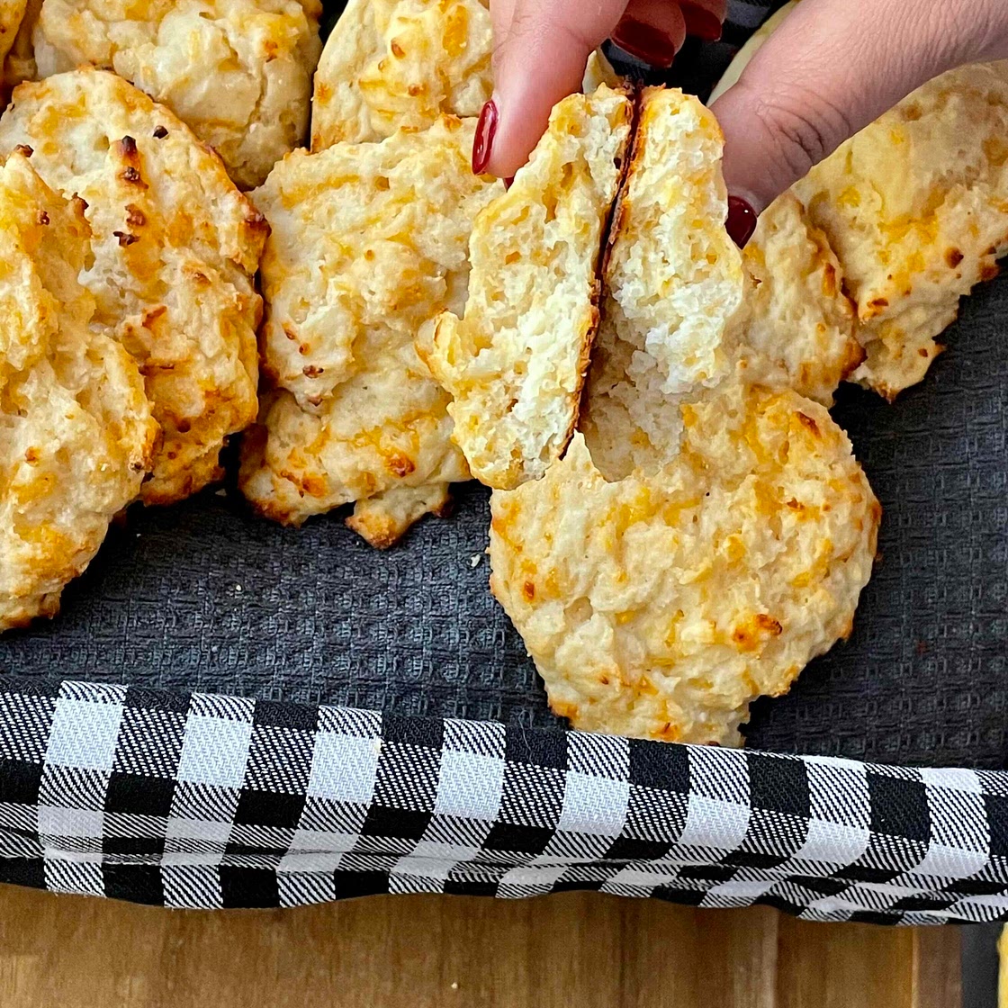Garlic cheddar biscuits 