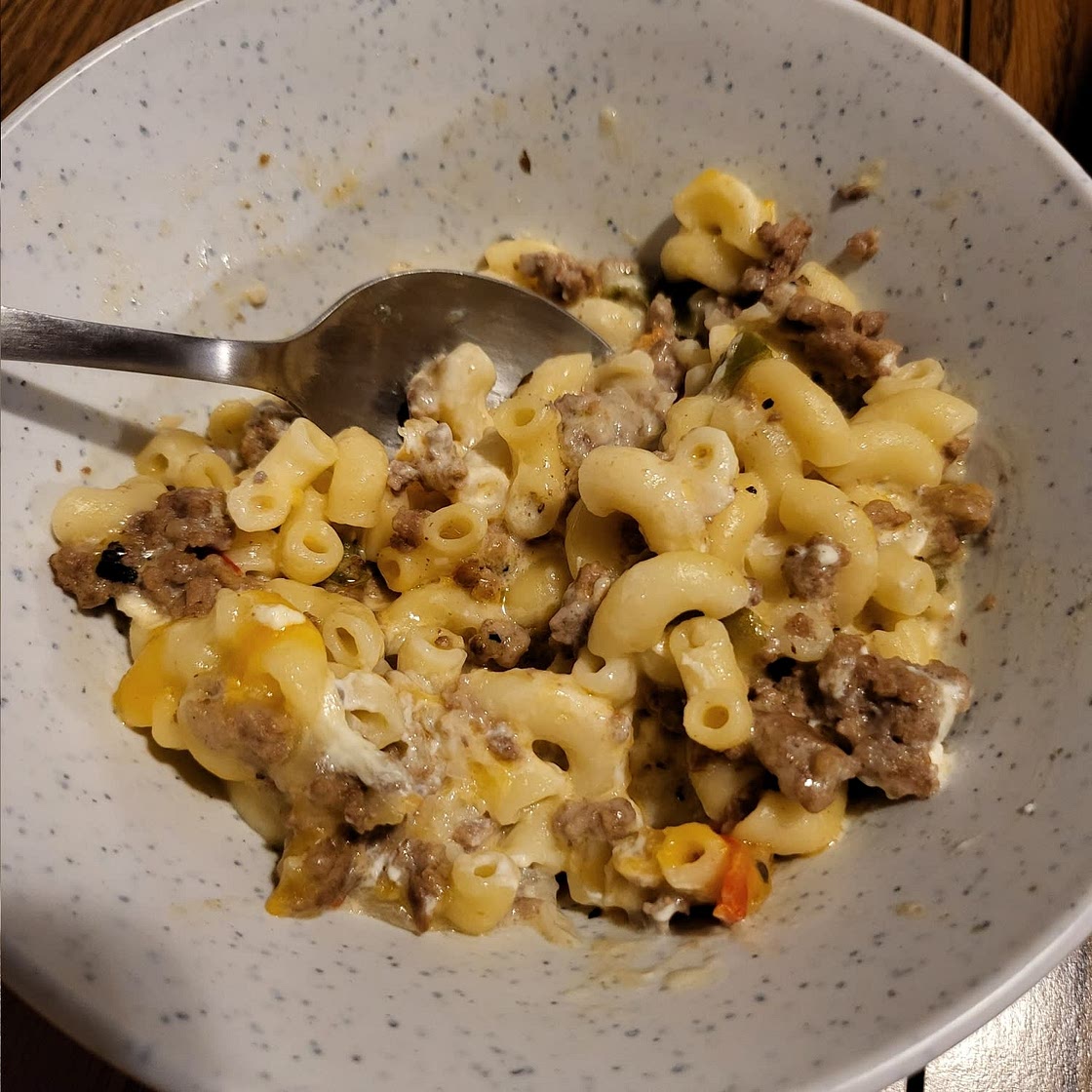 Crockpot Macaroni Cheeseburger Soup
