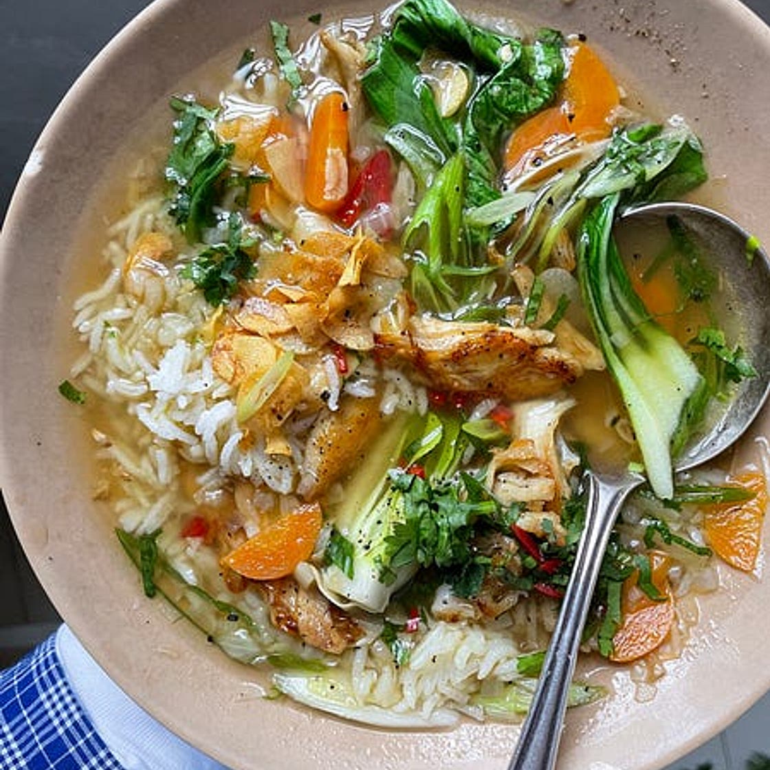 Filipino-style rice soup with crispy garlic