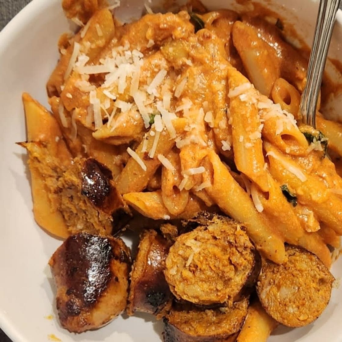 Gigi Hadid Pasta - Spicy Vodka Sauce Pasta Recipe Sans Vodka