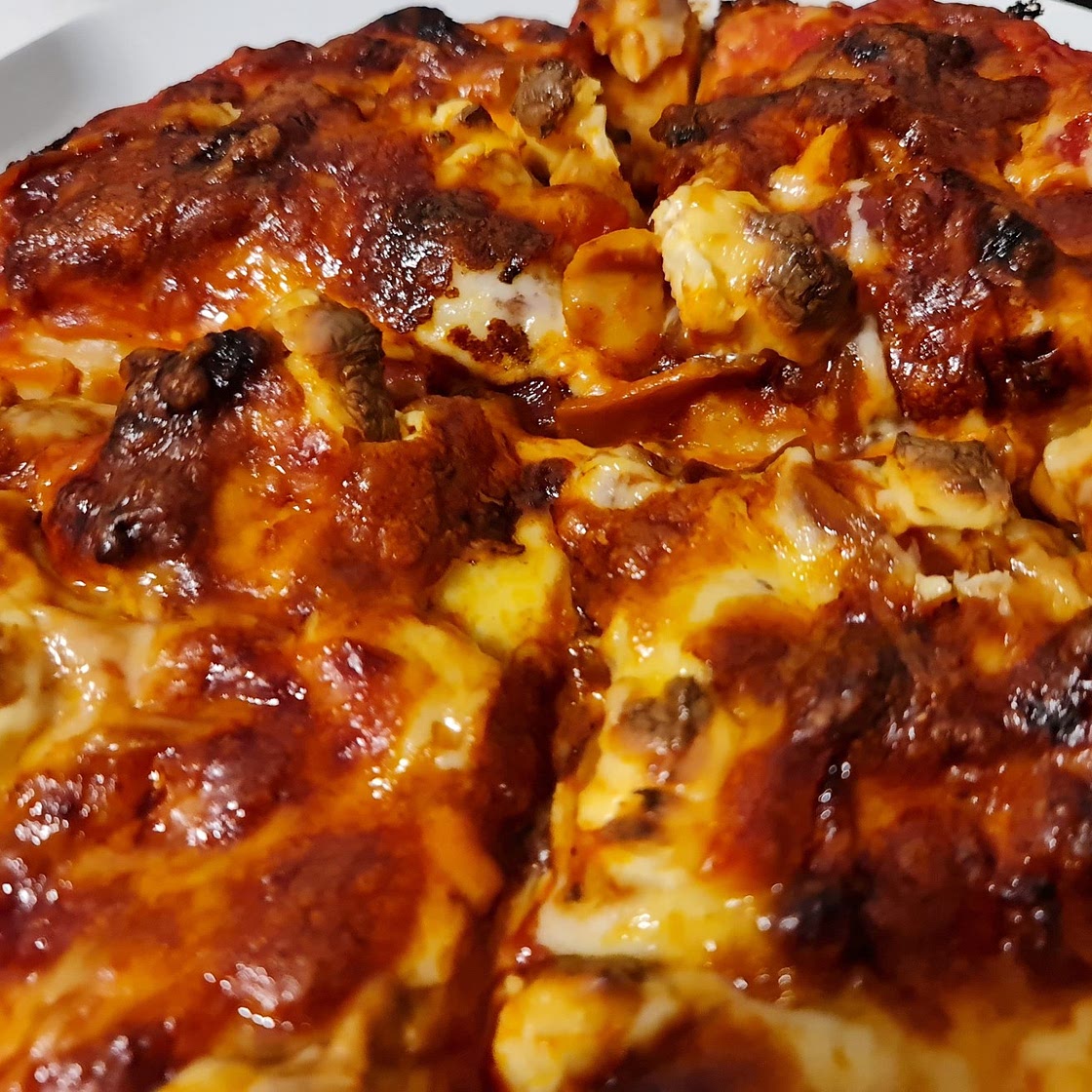 BBQ-Perinaise Chicken Pizza