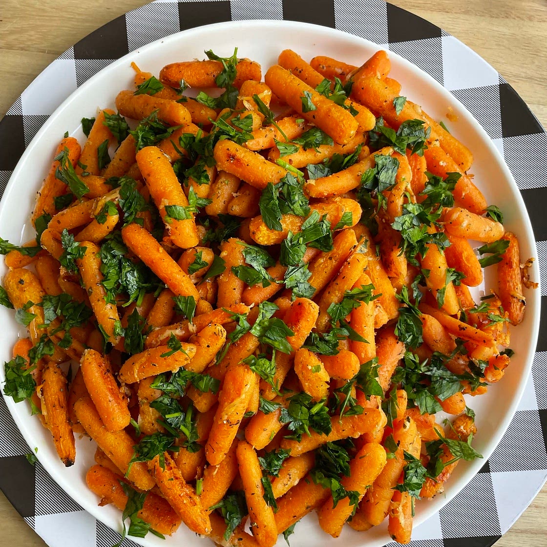 Garlic parmesan carrots 