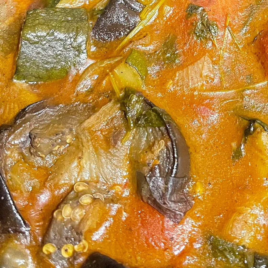 Roasted aubergine & tomato curry