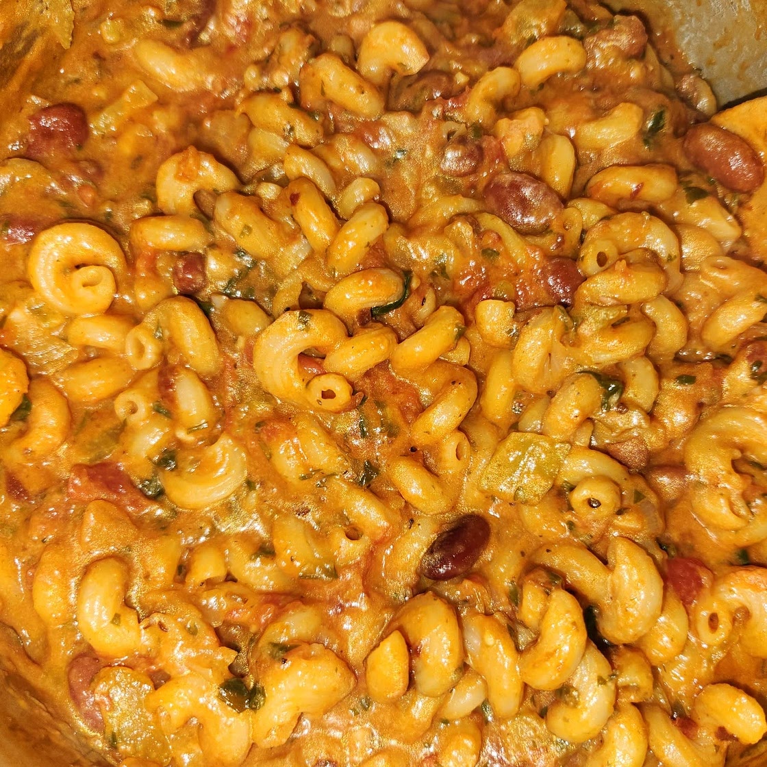 One-Pot Vegetarian Chili Mac