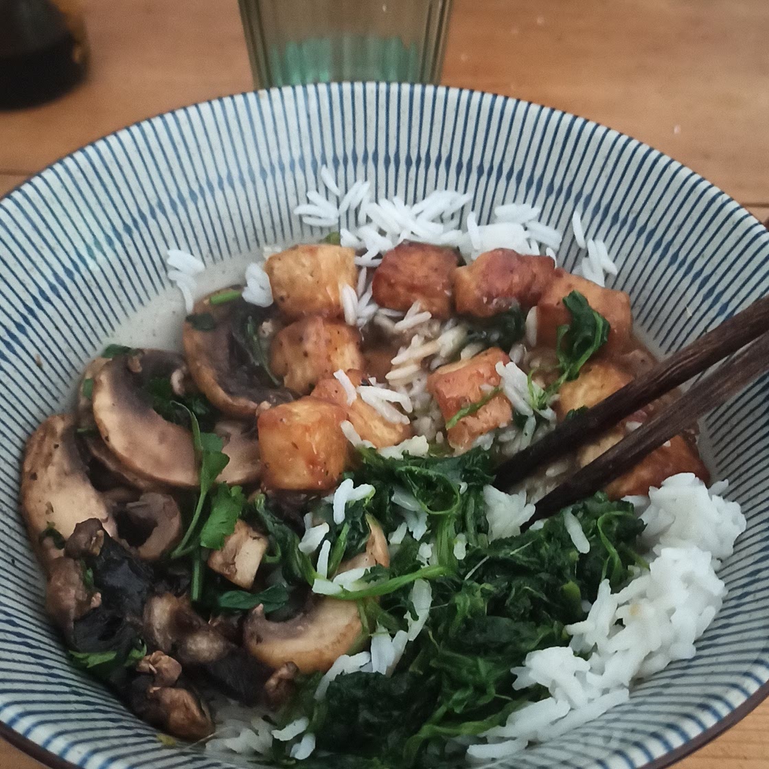 Poke spinaci e tofu