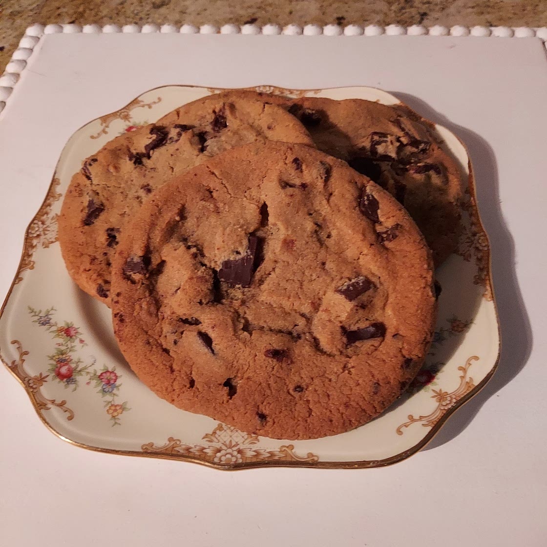 Large chocolate chunk cookies
