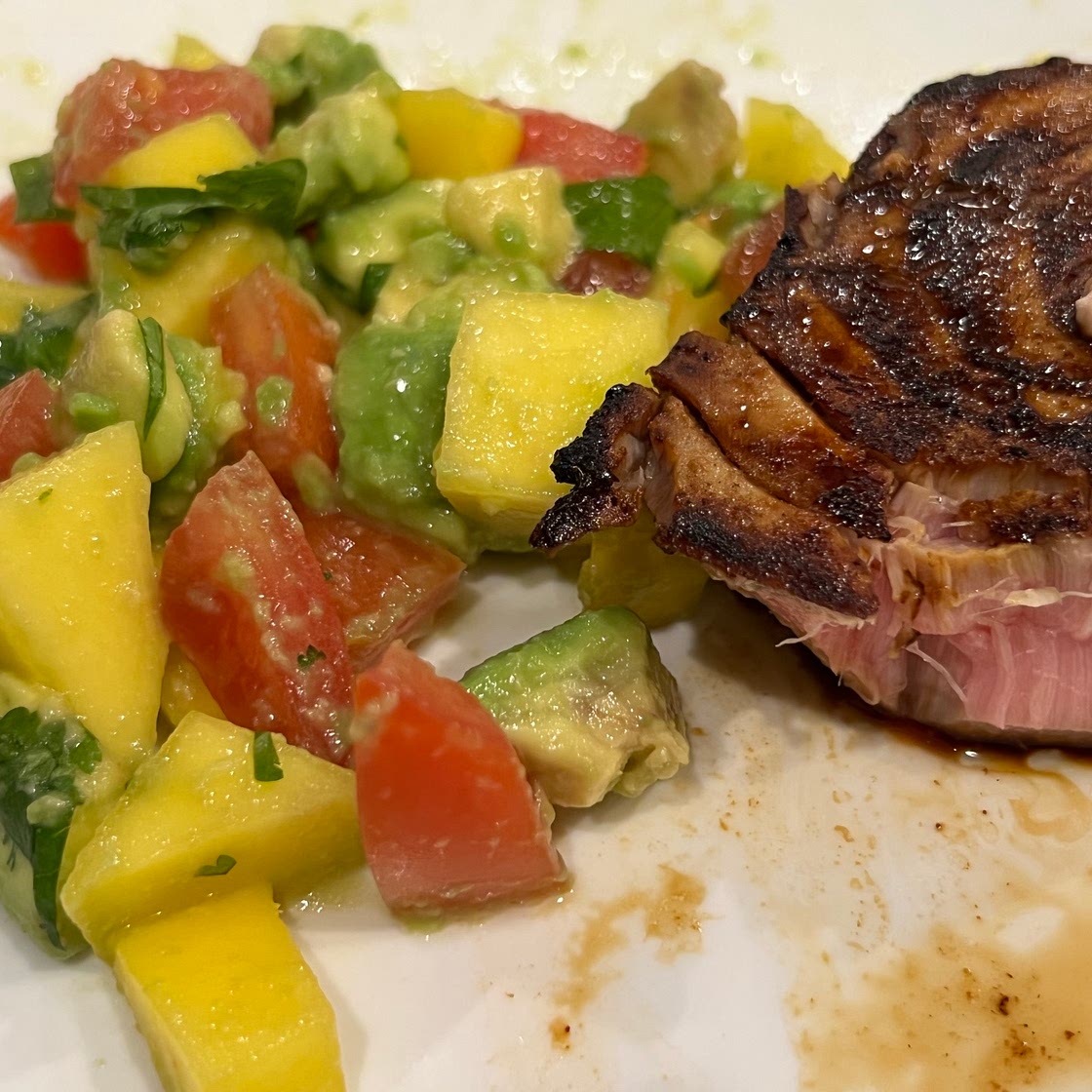 Tuna Steak with Avacado Mango Salad