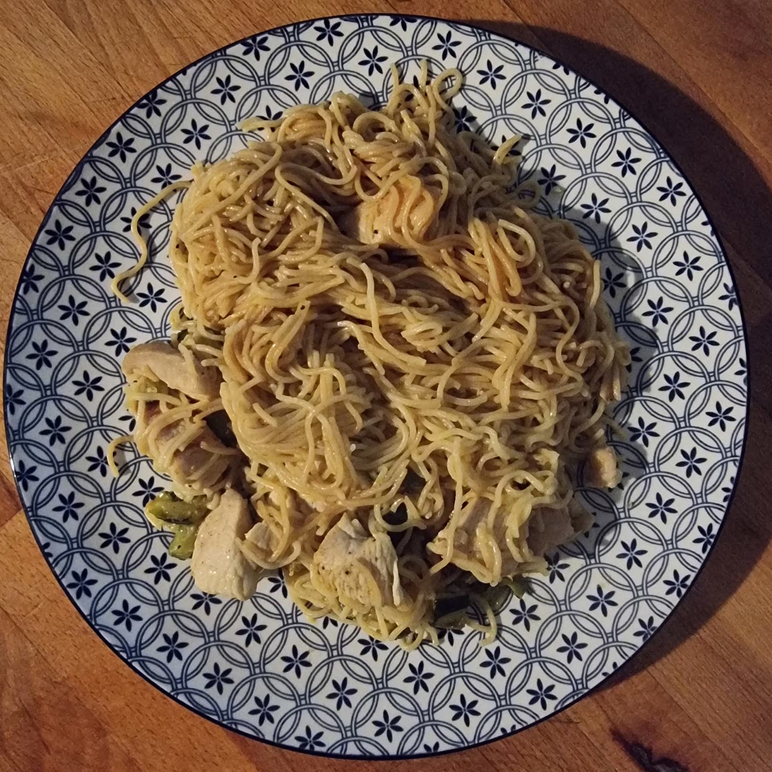 Filet de Poulet et Nouilles Chinoises aux Légumes