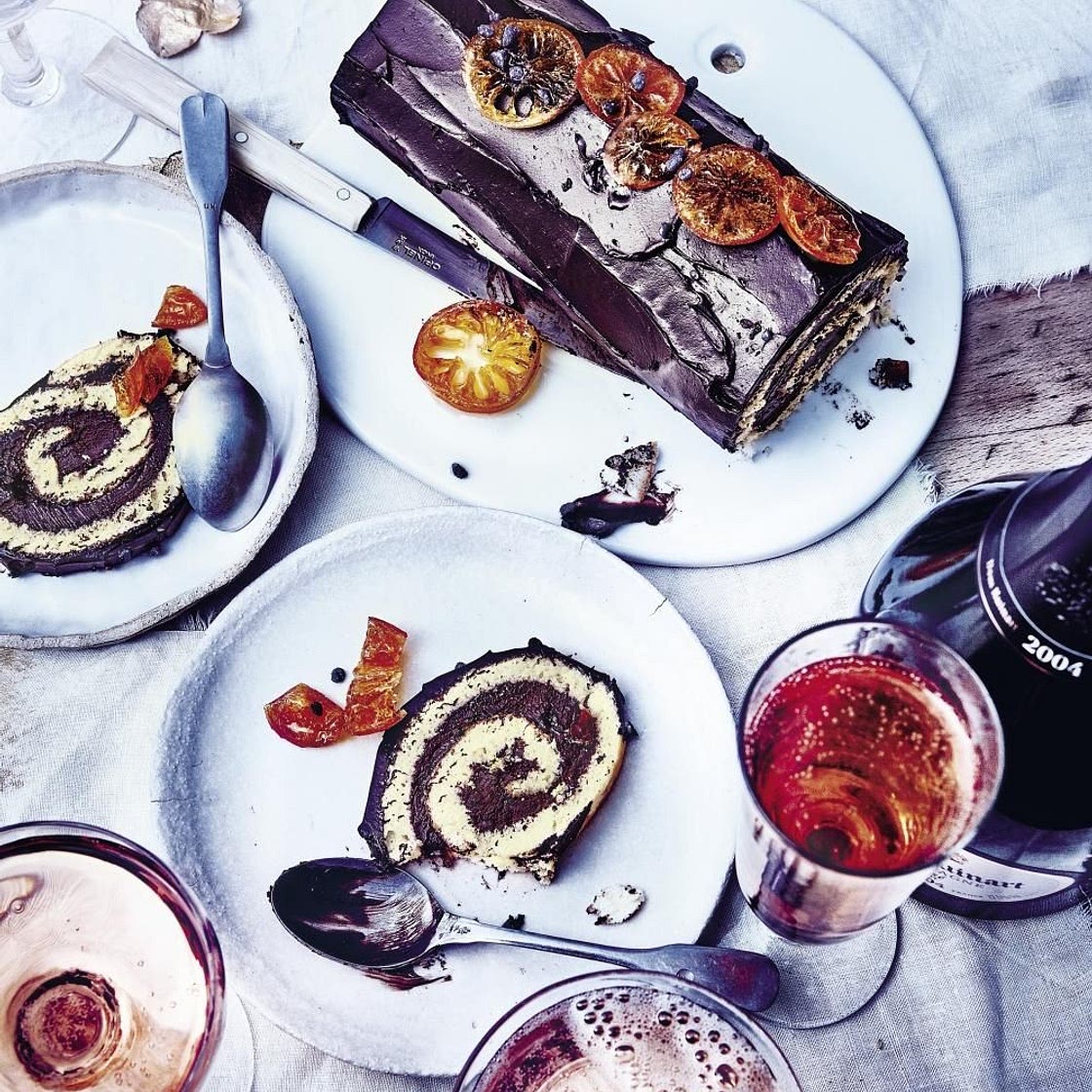 Bûche pâtissière de Noël au chocolat et fève tonka