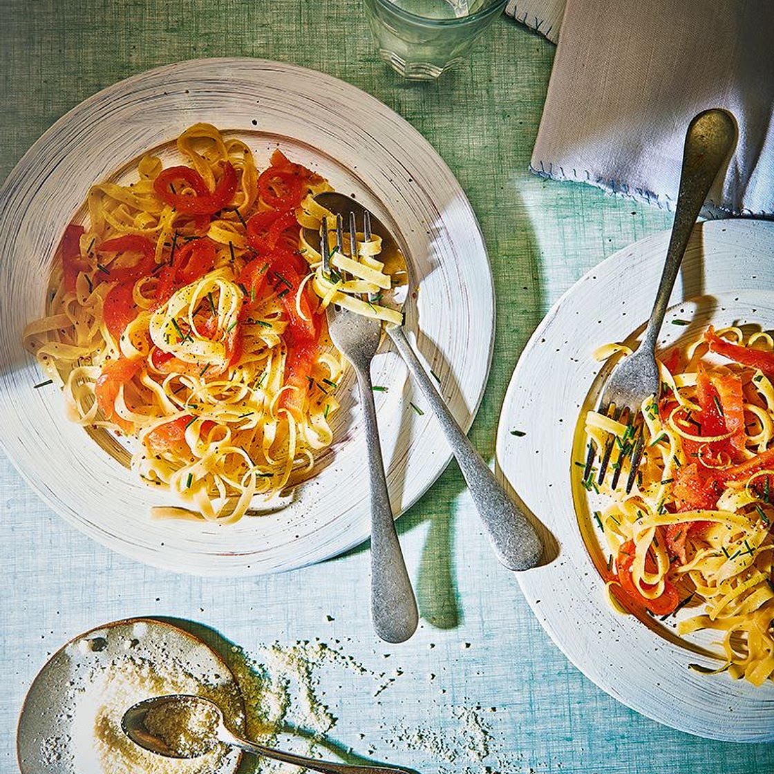 Tagliatelle au saumon fumé, crème épaisse et moutarde