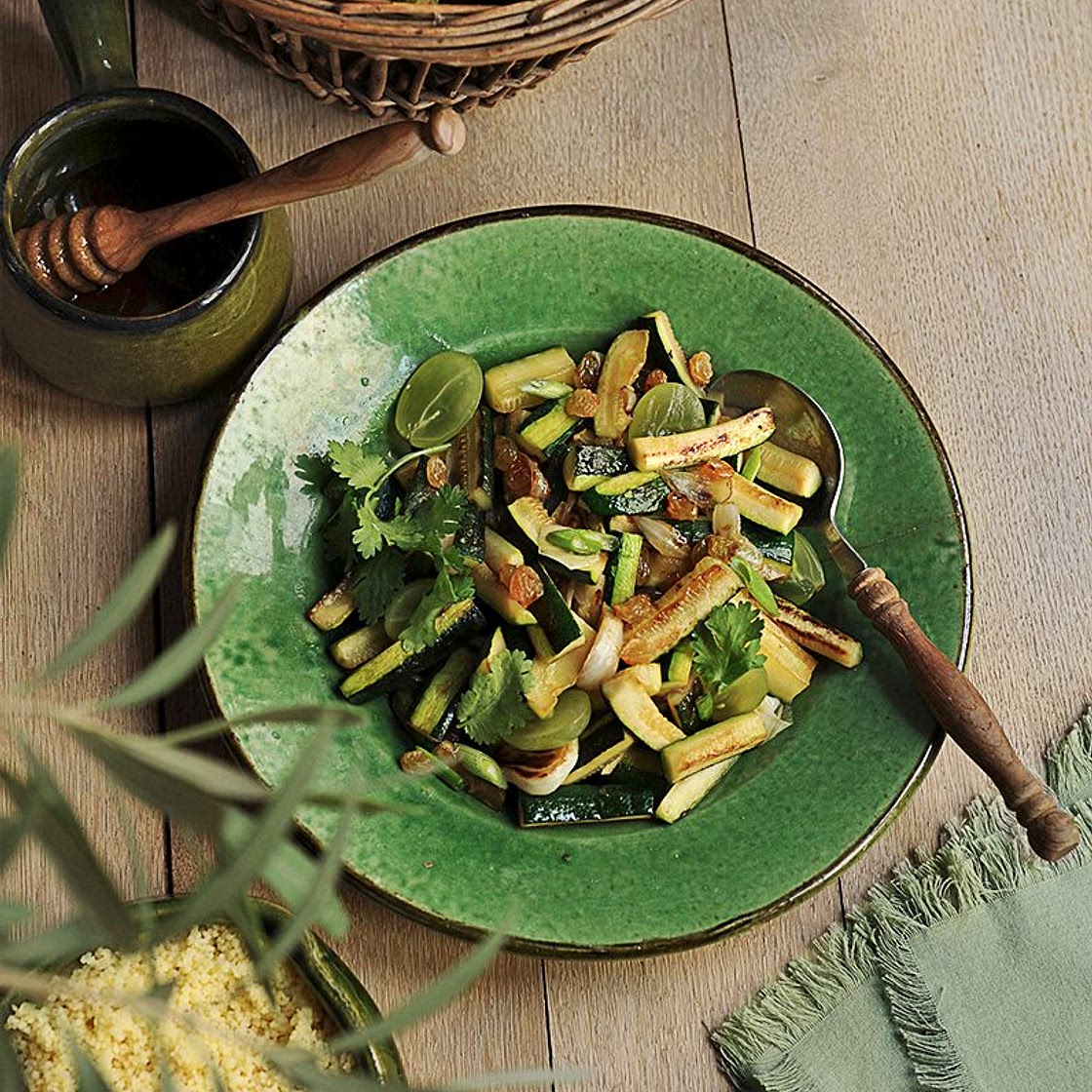 Courgettes sautées au miel et aux raisins secs