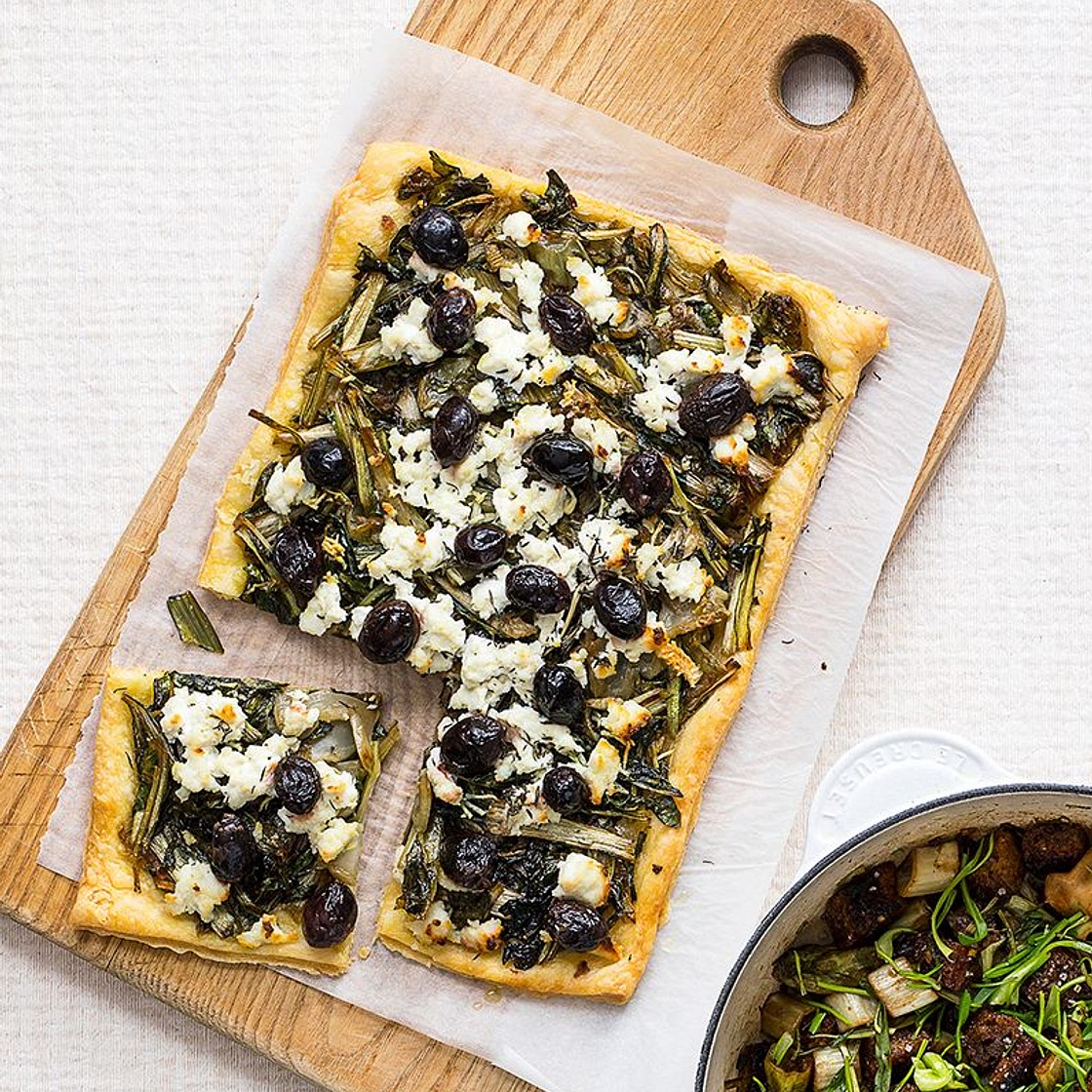 Tarte fine feuilletée à la ricotta et puntarelle