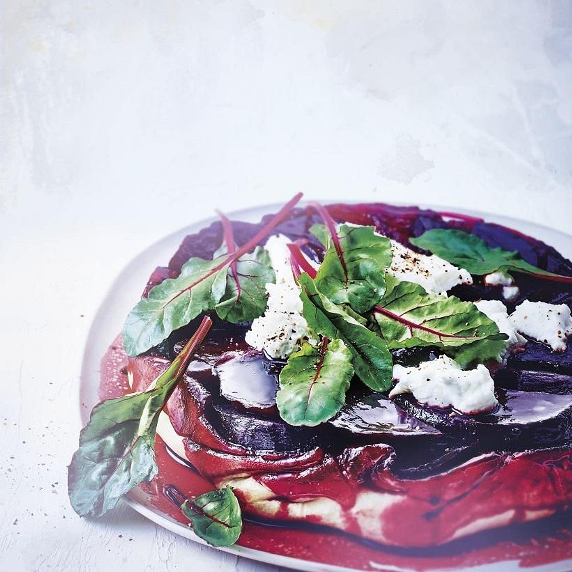Tarte tatin à la betterave et au fromage de chèvre frais