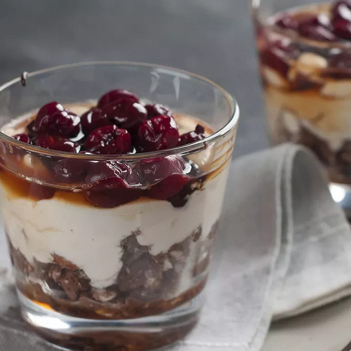 Forêt noire en verrines aux restes de gâteau au chocolat