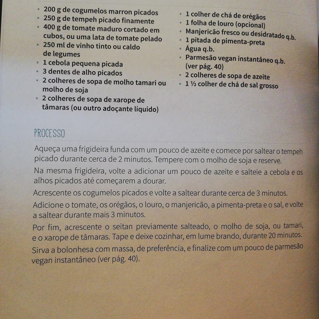 Bolonhesa de tempeh e cogumelos