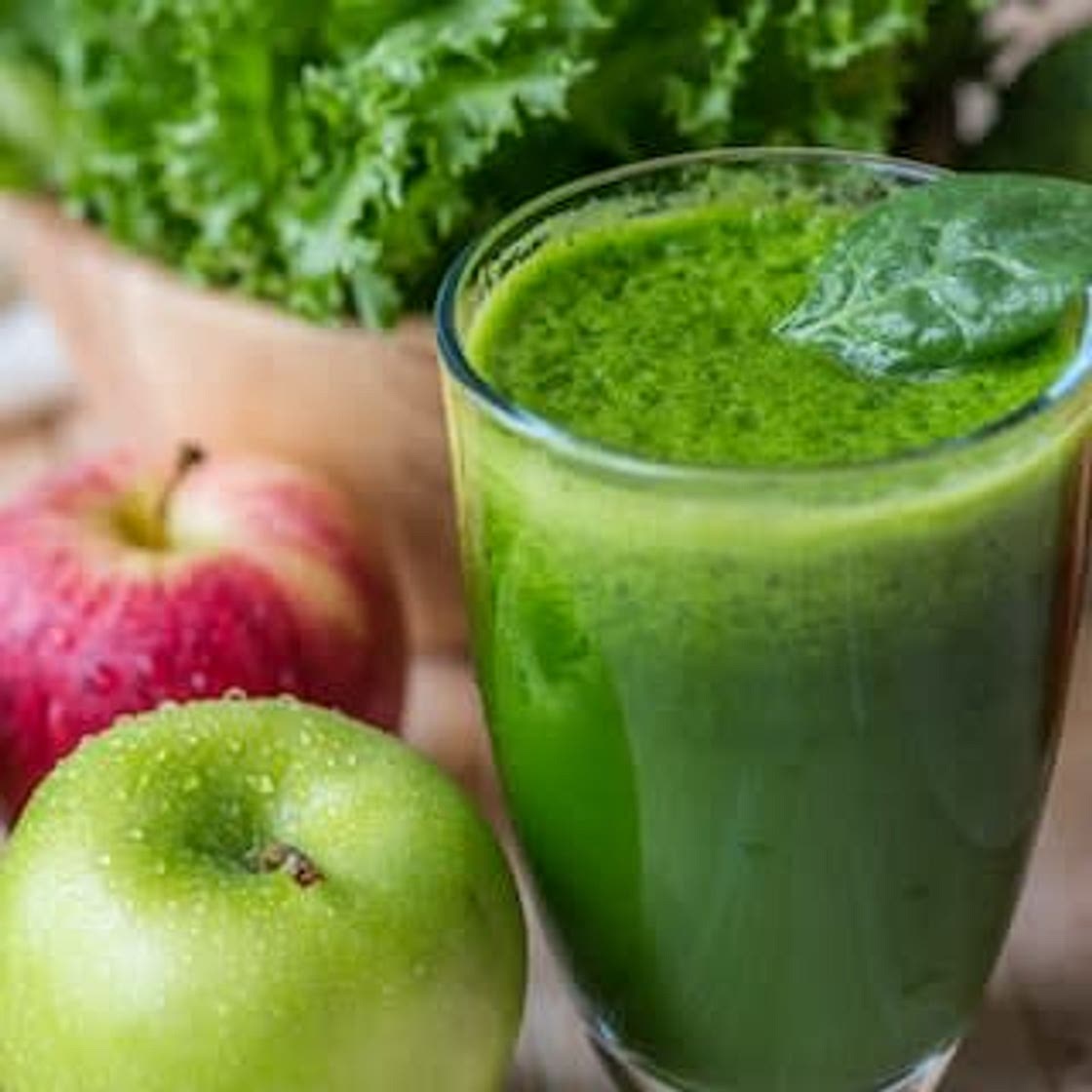 Apple/Celery Smoothie (Fat-Burning Detox)