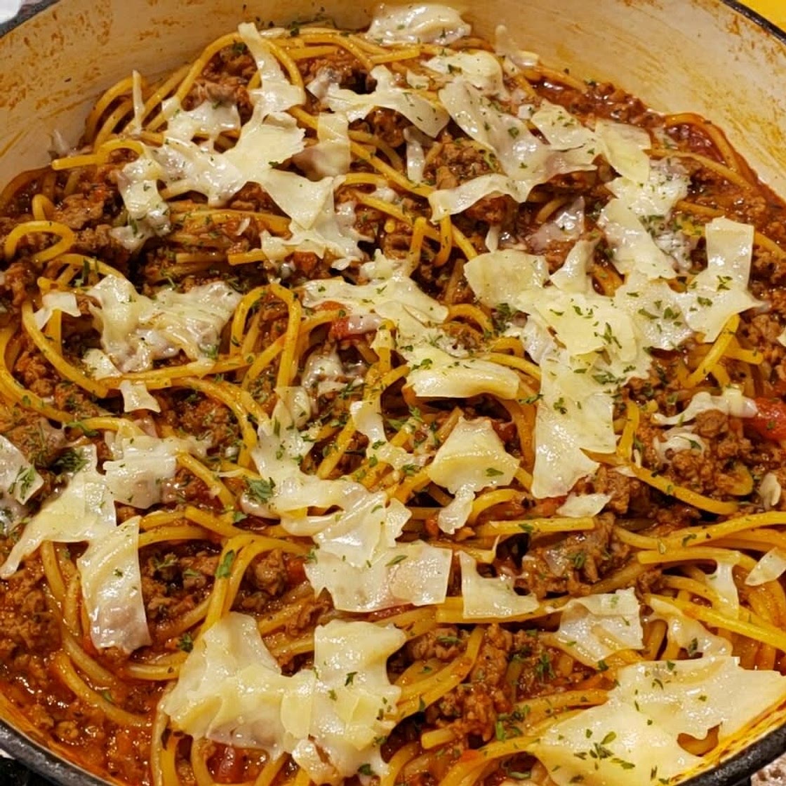 One Pot Spaghetti Bolognese (serves 5 - 6)