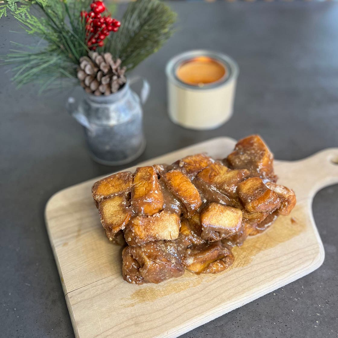 Cinnamon Roll Pull Apart Bread