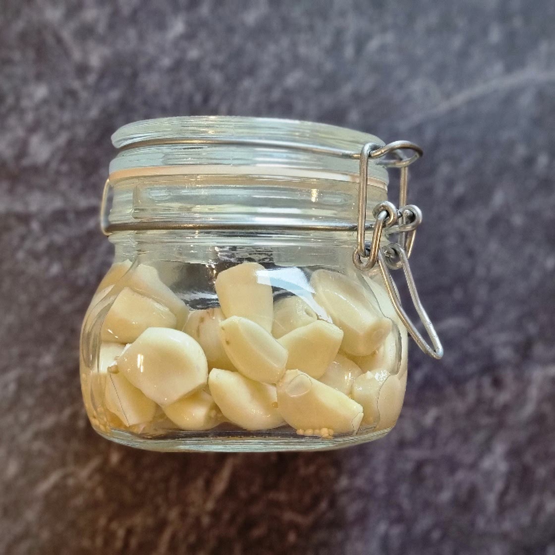 Fermentierter weißer Knoblauch