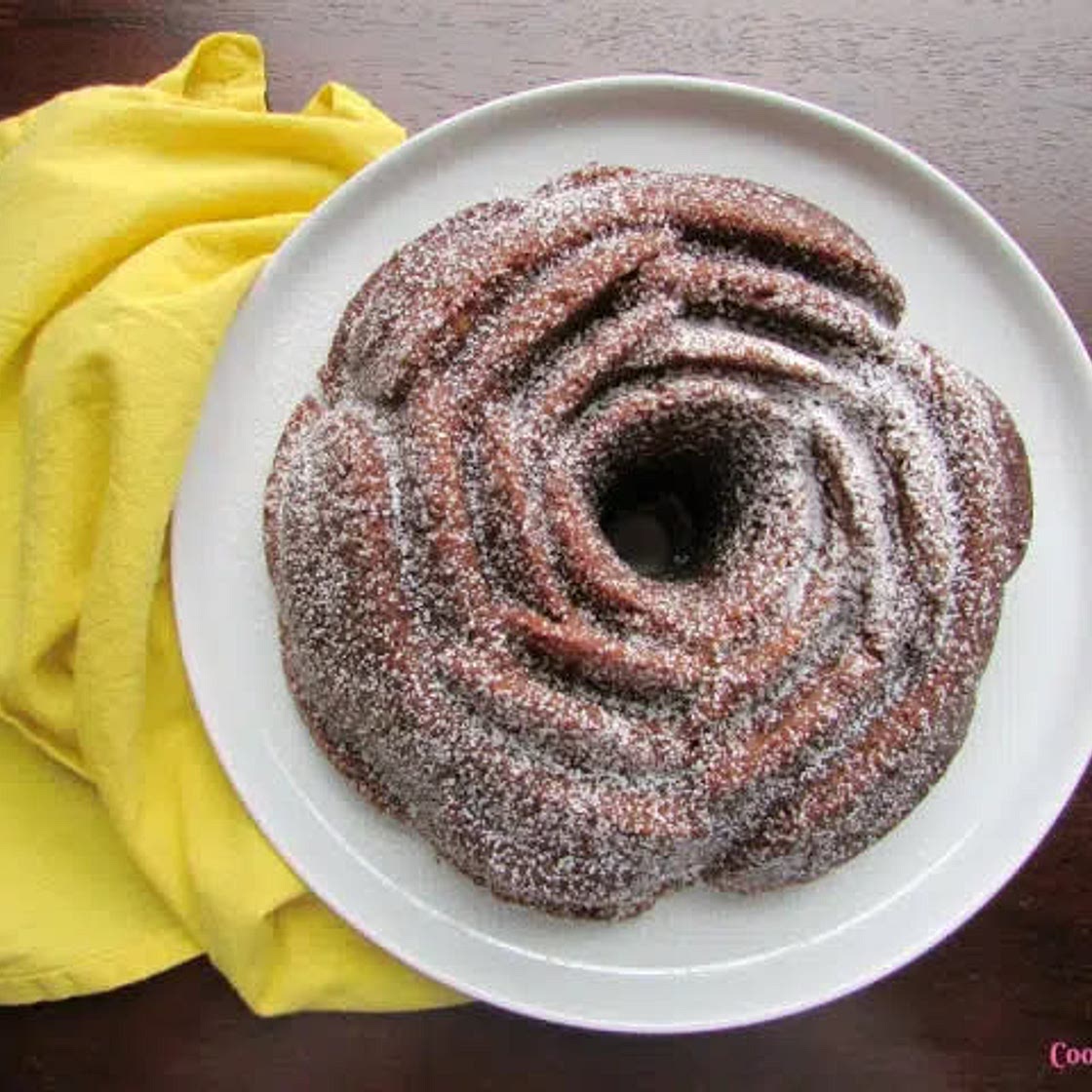 Banana Bundt cake 