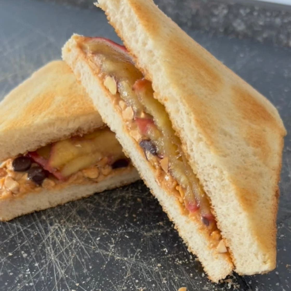 Erdnussbutter gebratener Apfel Sandwich
