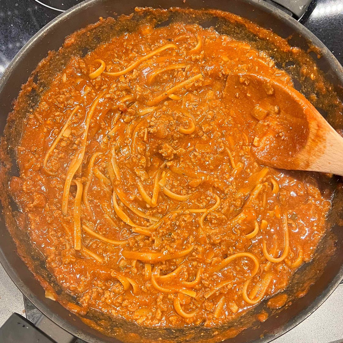 One Pot Spaghetti Bolognese (serves 5 - 6)