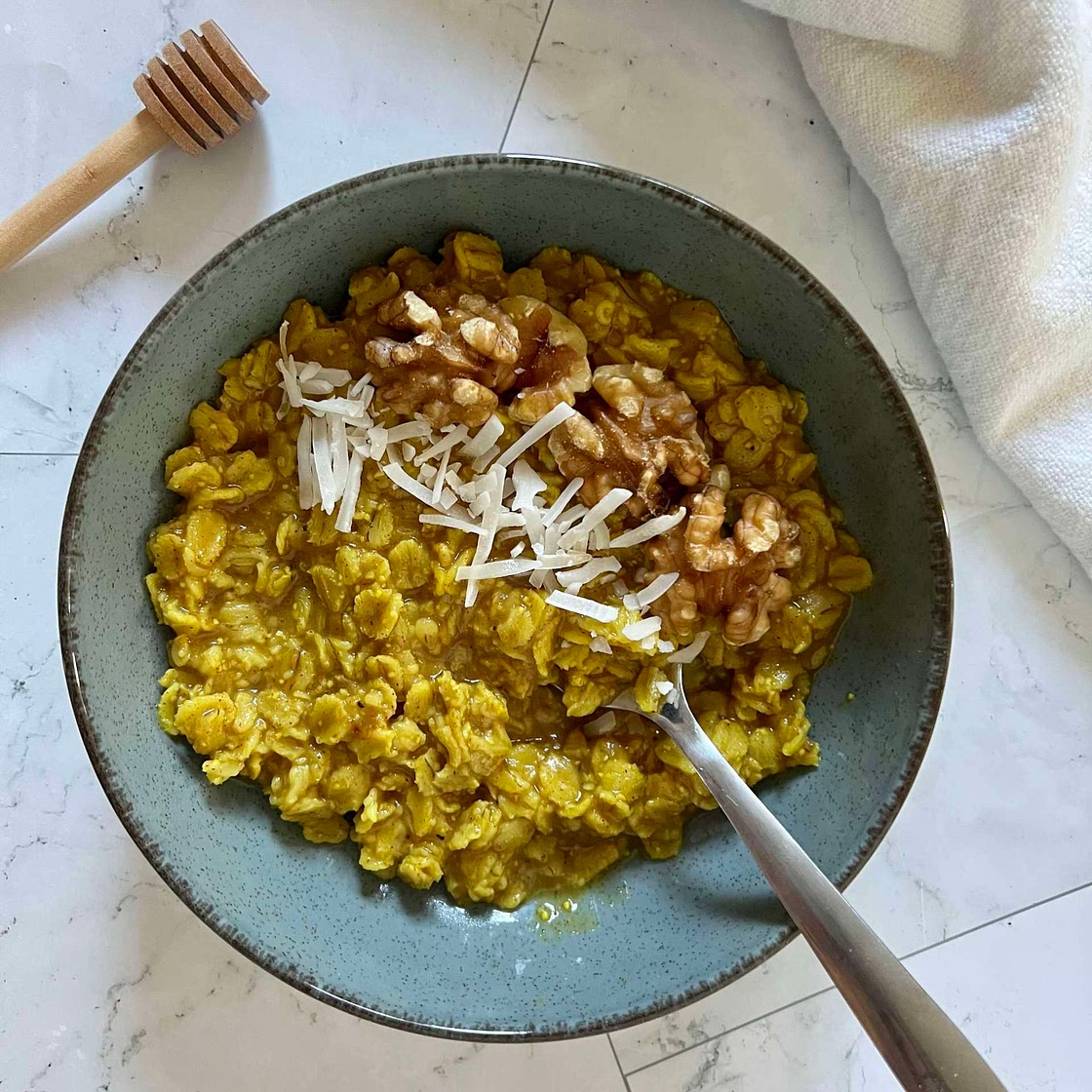 “Golden Milk” Oats (Turmeric & Ginger)