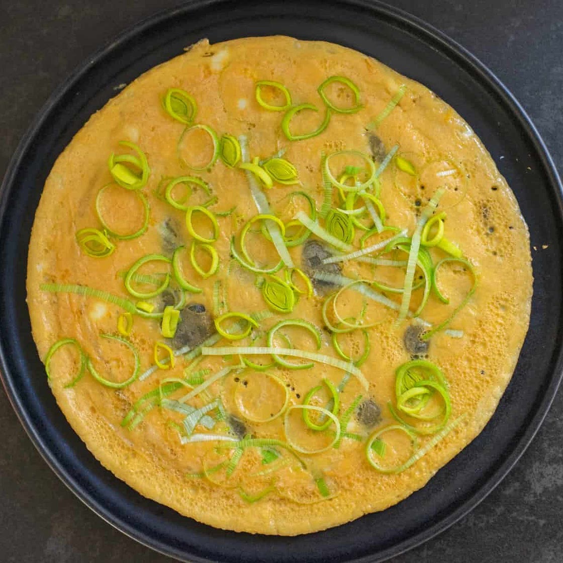 Vietnamese rice paper omelette