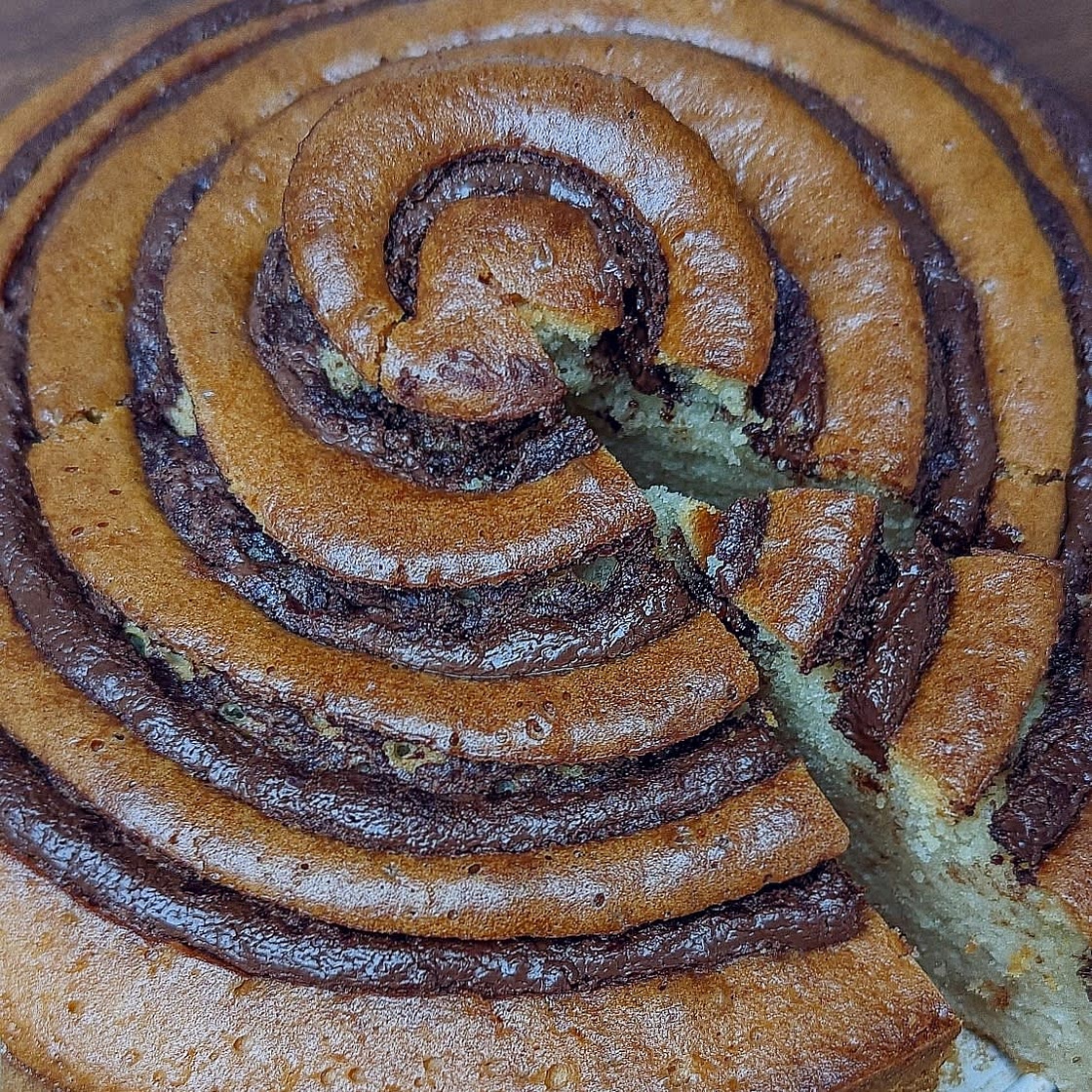 NUTELLA SWIRL CAKE