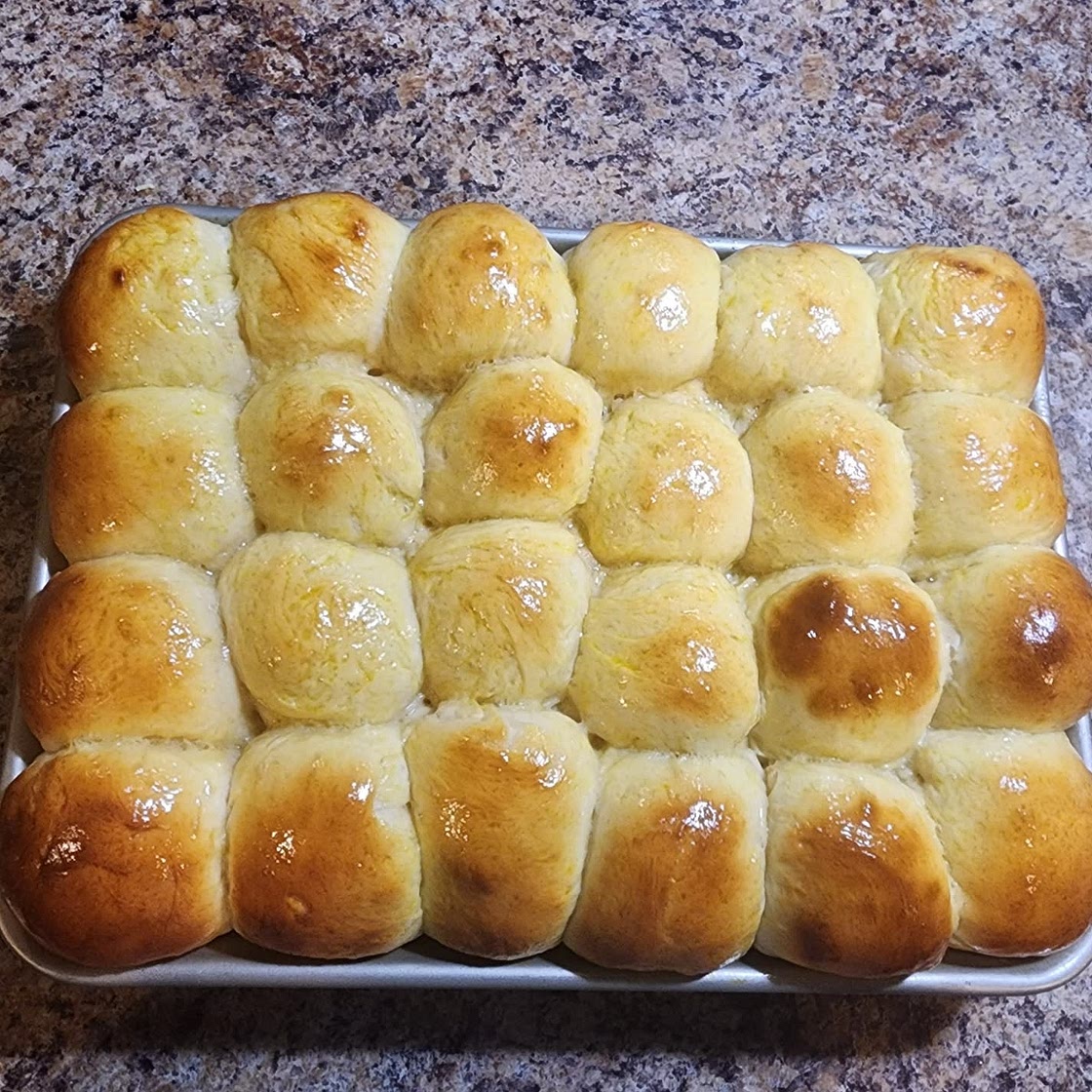 The BEST Dinner Rolls